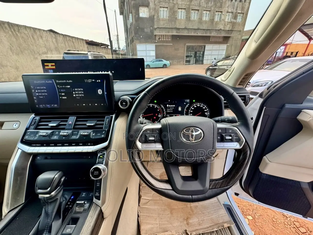 Toyota Land Cruiser LC300 2025 White