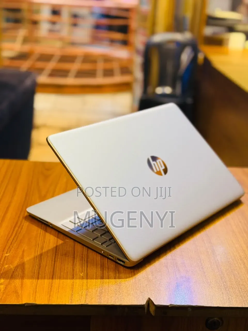 Laptop HP 15-dw1197nia 8GB Intel Core i7 SSD 256GB