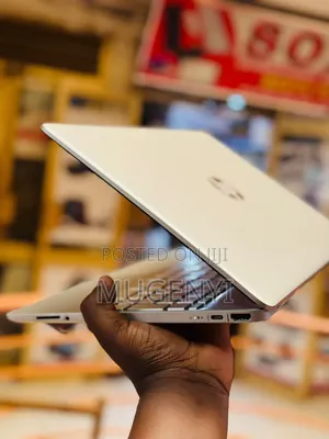 Laptop HP 15-dw1197nia 8GB Intel Core i7 SSD 256GB