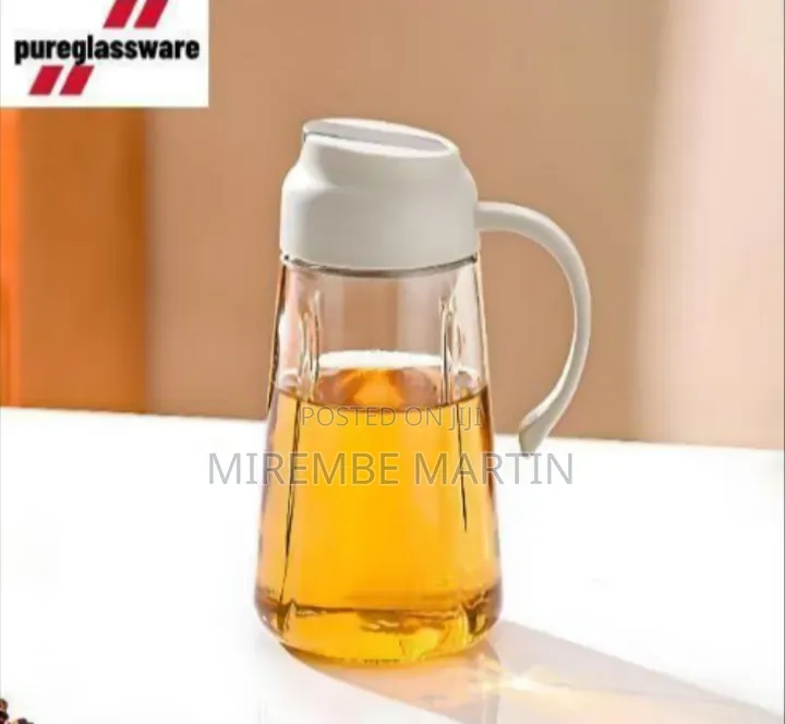 Elegant Glass Oil Dispenser / Serving Pitcher With Automatic Lid