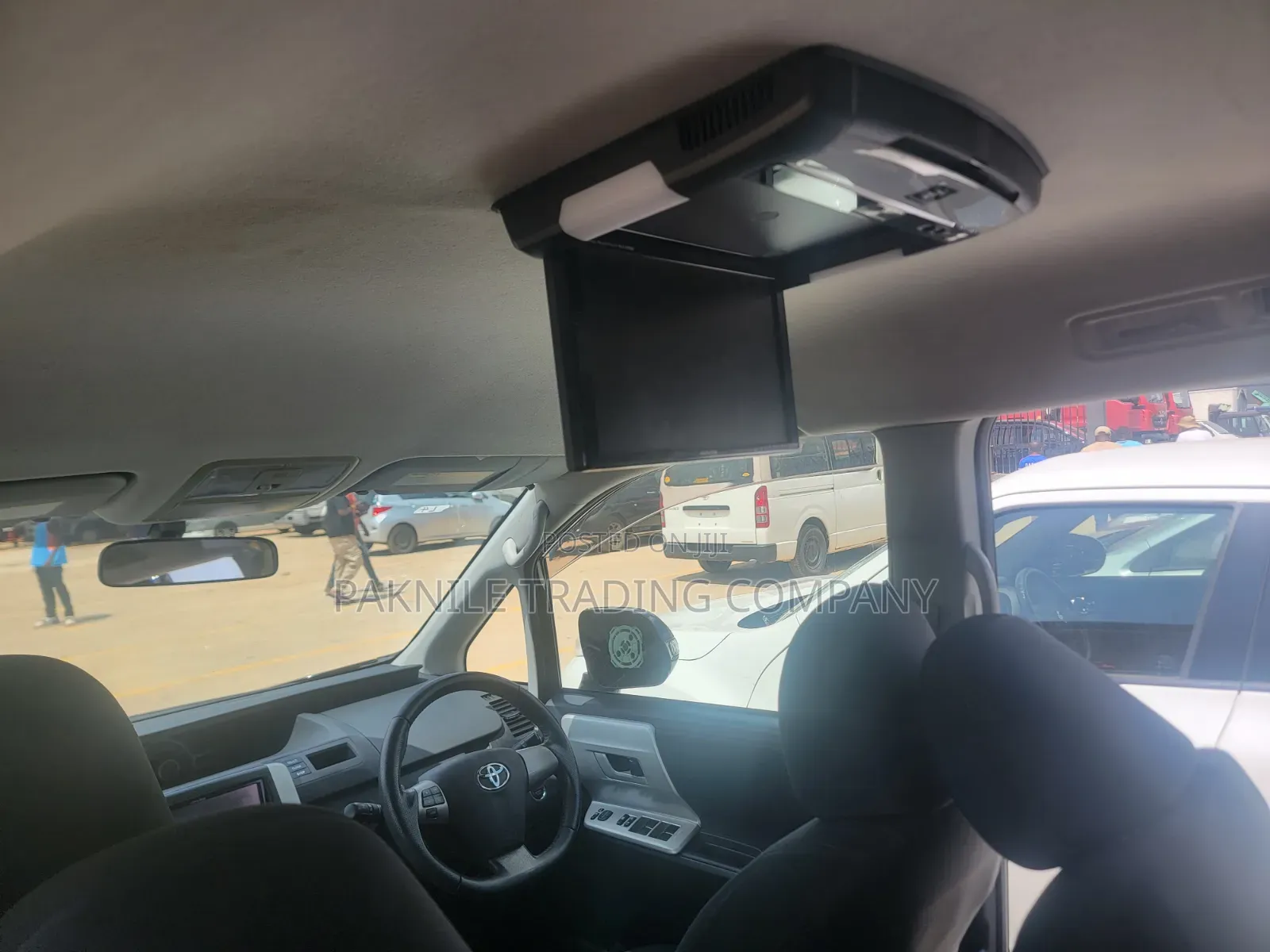 Toyota Noah 2.0 158hp AWD (7 Seater) 2013 Black