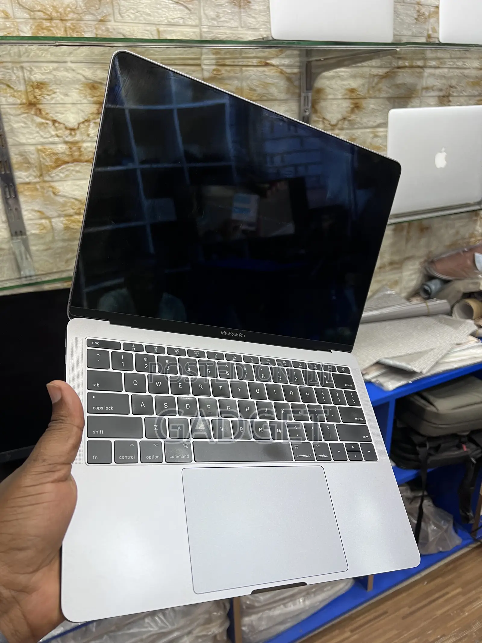 Laptop Apple MacBook Pro 2017 16GB Intel Core i7 SSD 256GB