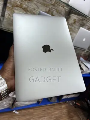 Laptop Apple MacBook Pro 2017 16GB Intel Core i7 SSD 256GB