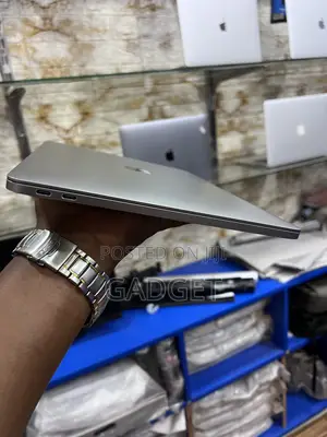 Laptop Apple MacBook Pro 2017 16GB Intel Core i7 SSD 256GB