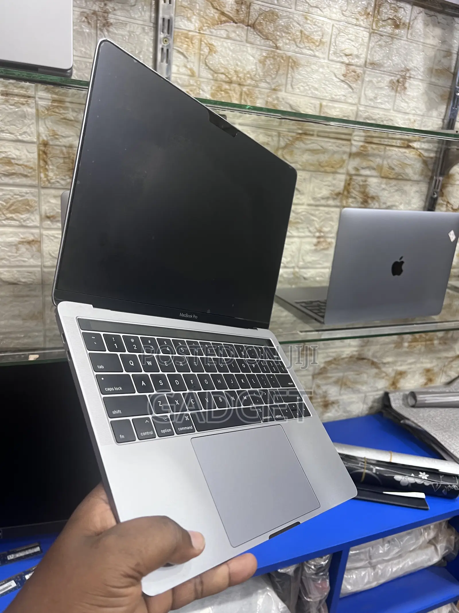Laptop Apple MacBook Pro 2017 8GB Intel Core i5 SSD 256GB