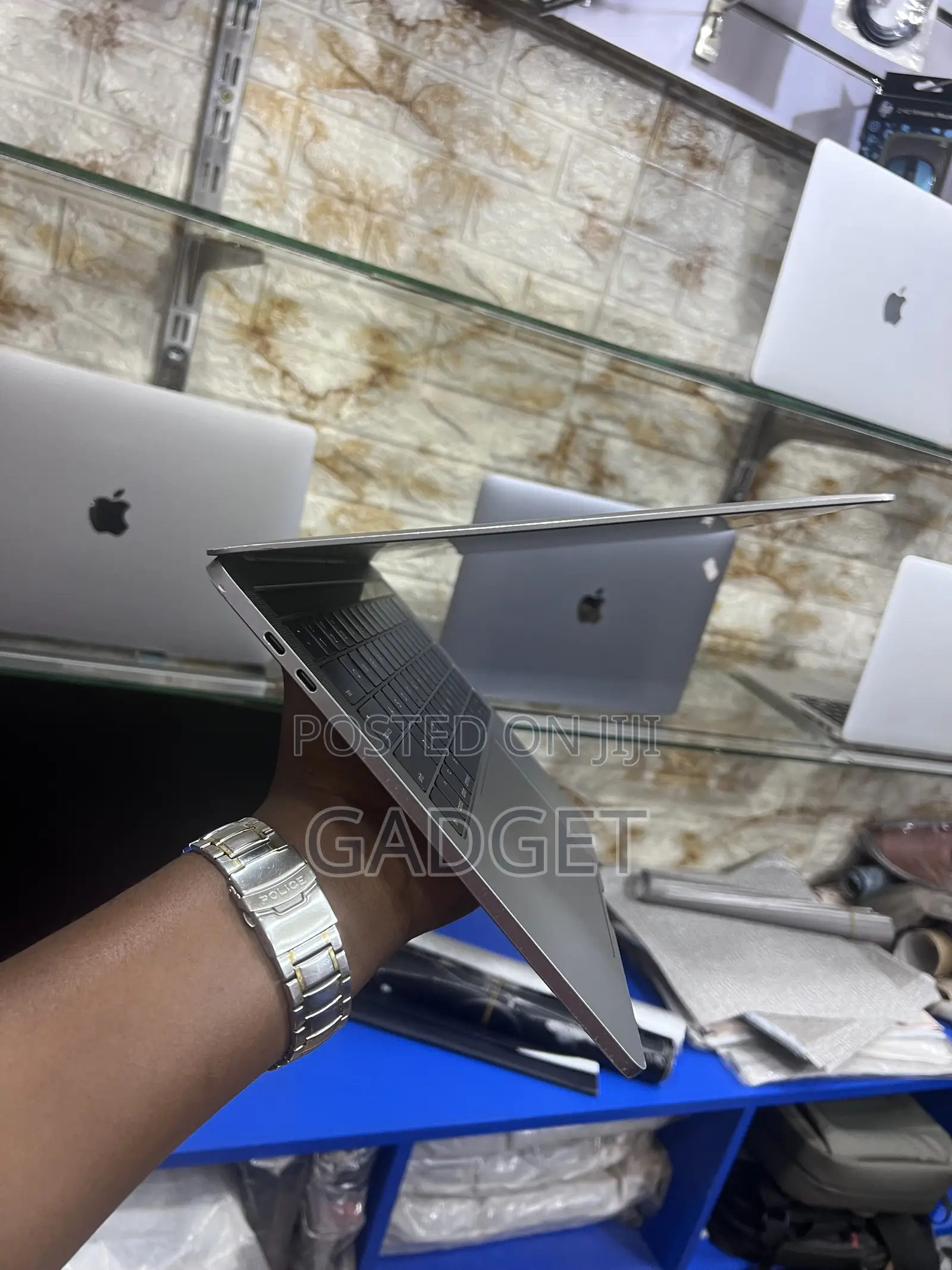 Laptop Apple MacBook Pro 2017 8GB Intel Core i5 SSD 256GB