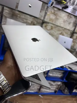 Laptop Apple MacBook Pro 2017 8GB Intel Core i5 SSD 256GB
