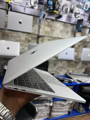 Laptop Apple MacBook Pro 2017 8GB Intel Core i5 SSD 256GB