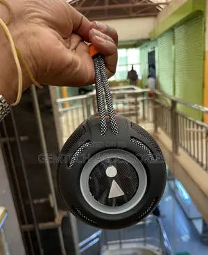 JBL Boombox 360