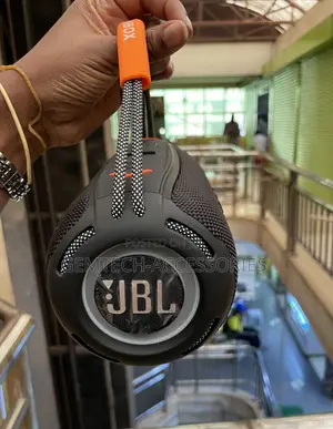 JBL Boombox 360