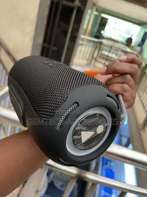 JBL Boombox 360