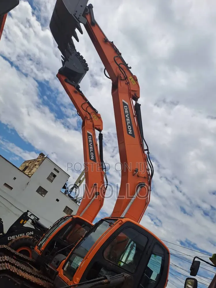 Develon Model DX220LC-2N 105,000 USD