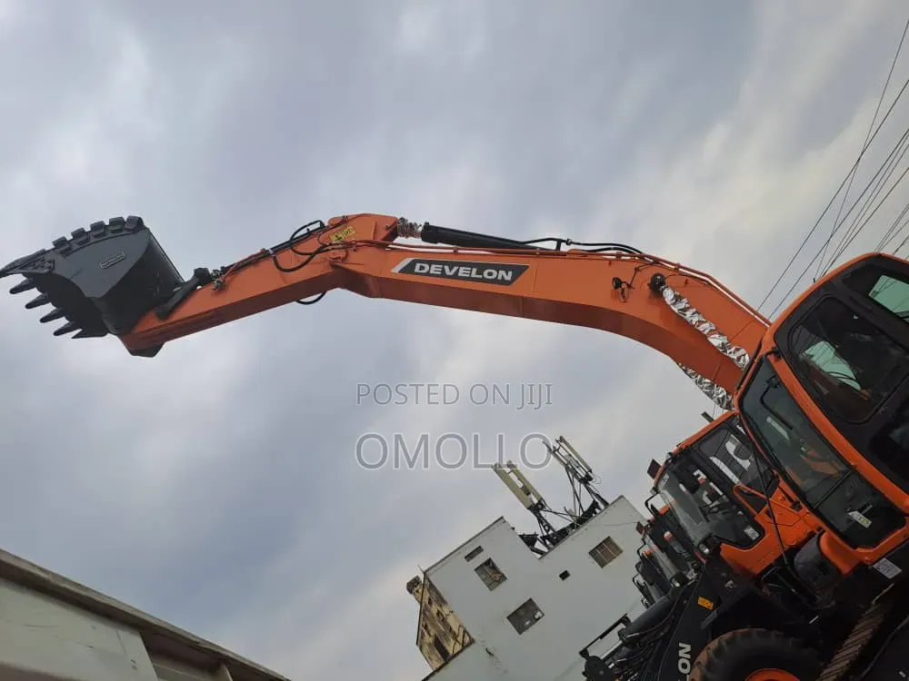 Develon Model DX220LC-2N 105,000 USD