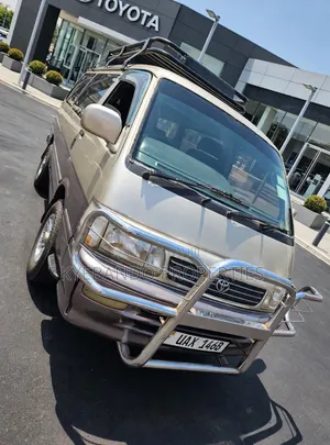 Toyota HiAce 1999 Gold