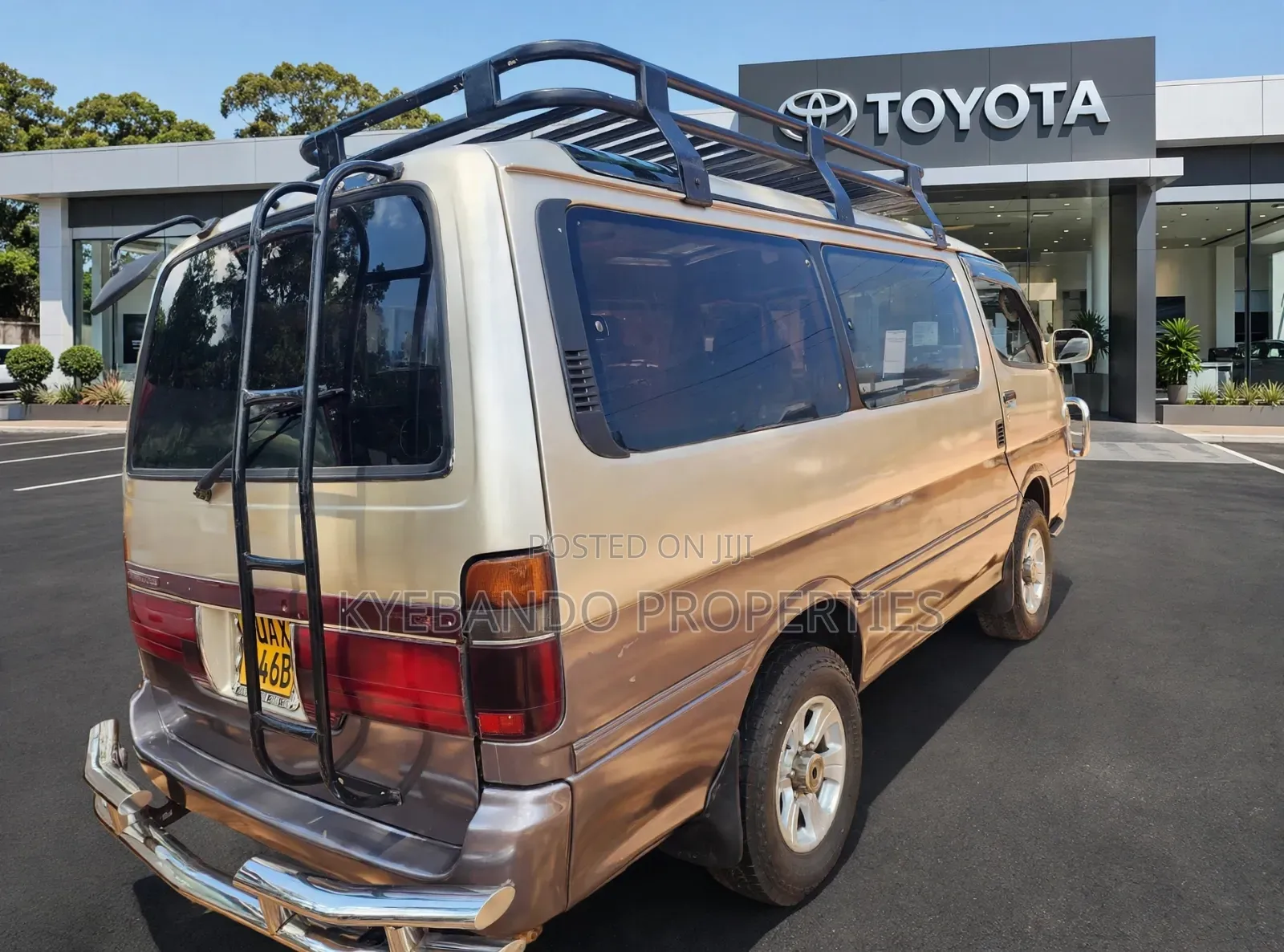 Toyota HiAce 1999 Gold