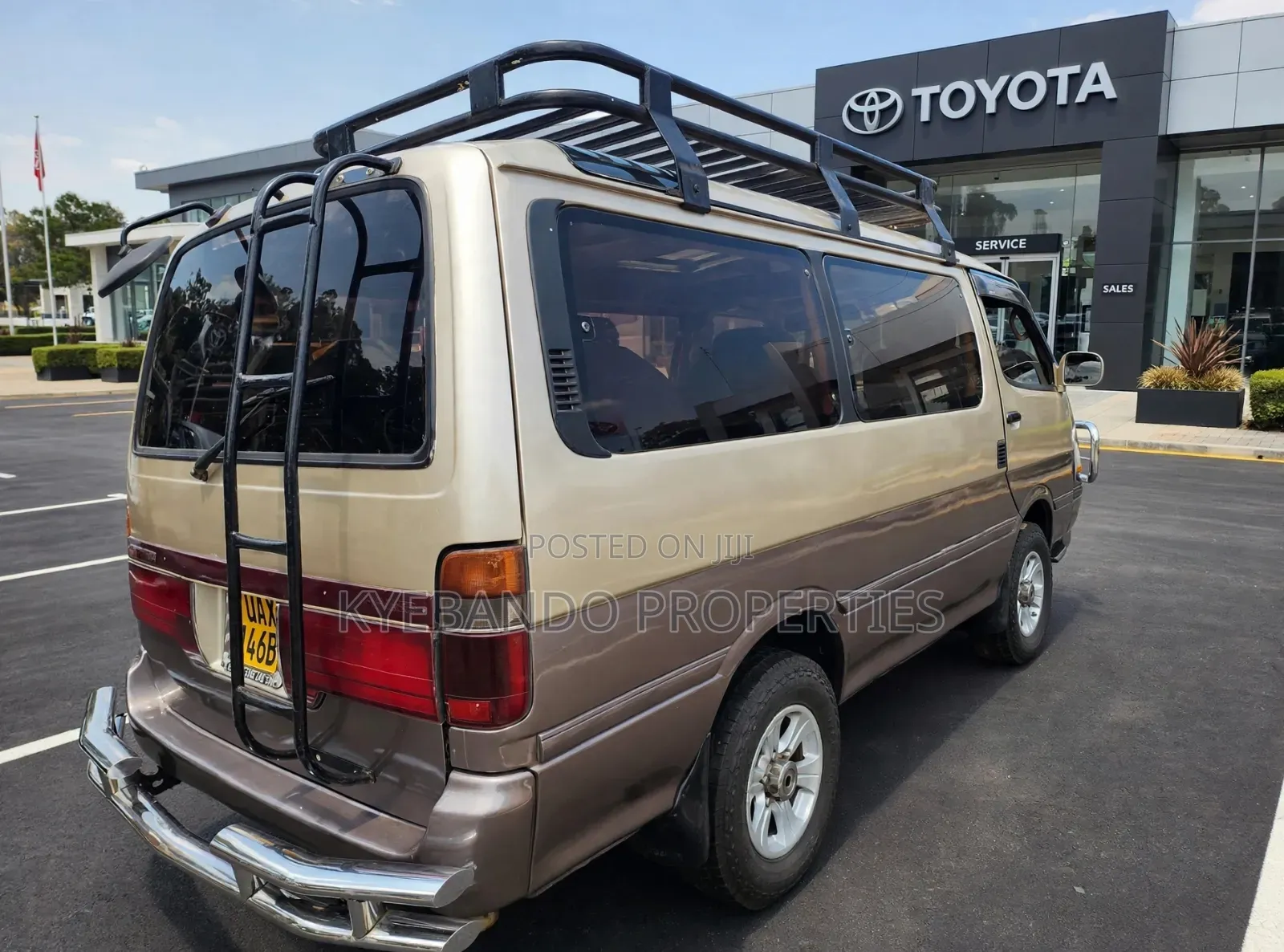 Toyota HiAce 1999 Gold