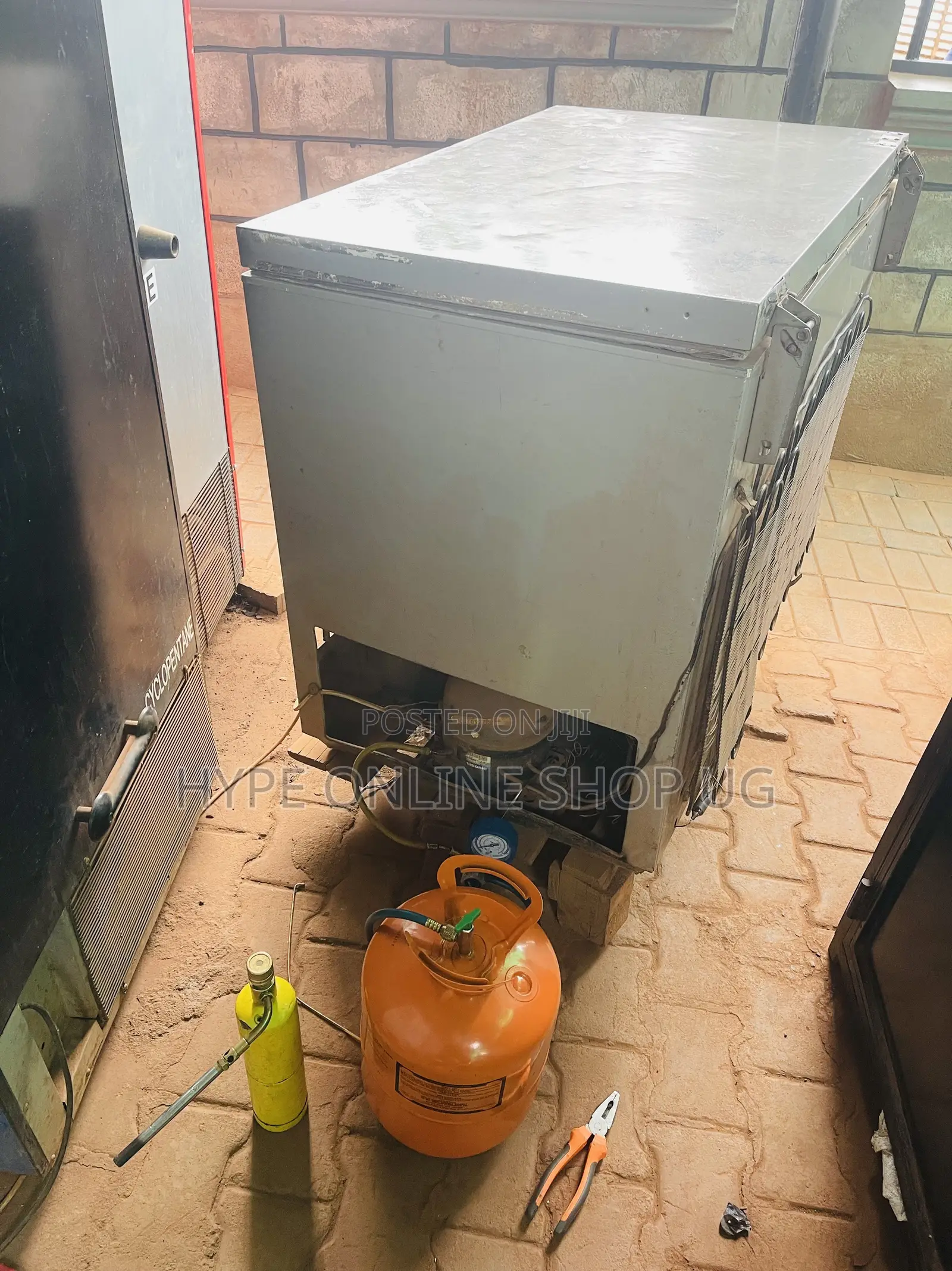 Deep Freezer Gas Refilling Mechanic With Good Experience