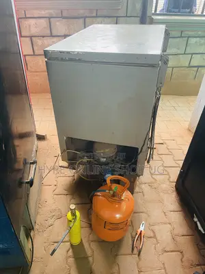 Deep Freezer Gas Refilling Mechanic With Good Experience
