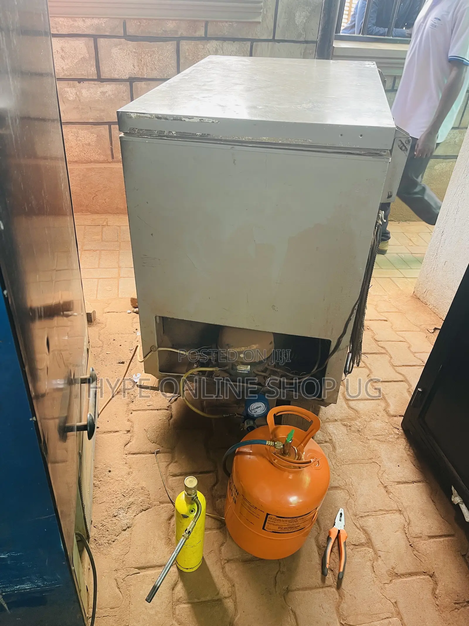 Deep Freezer Gas Refilling Mechanic With Good Experience