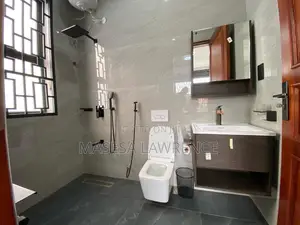 5bdrm Block of Flats in Ntinda, Central Division for rent
