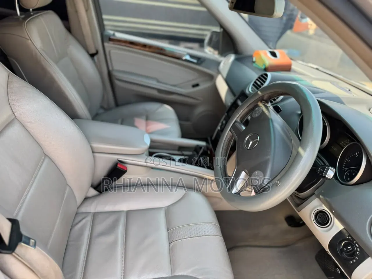 Mercedes-Benz M Class 2011 Silver