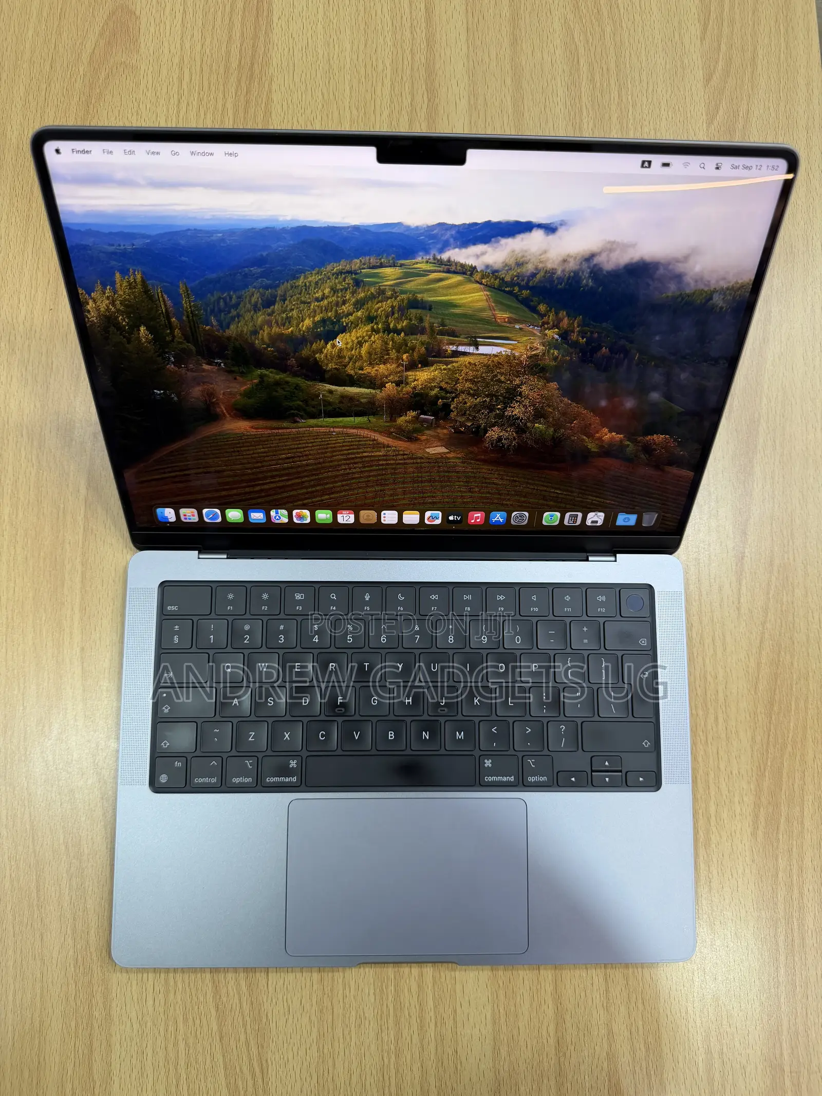 Laptop Apple MacBook Pro 2021 M1 16GB Apple M1 Pro SSD 512GB