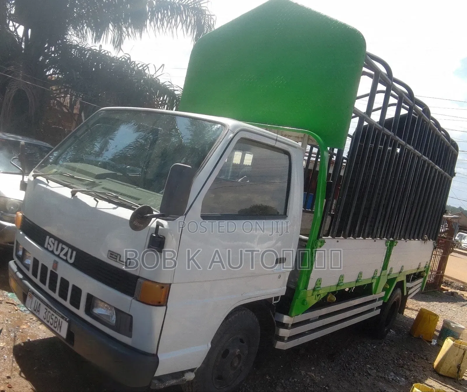 Isuzu Elf Truck 1998 White