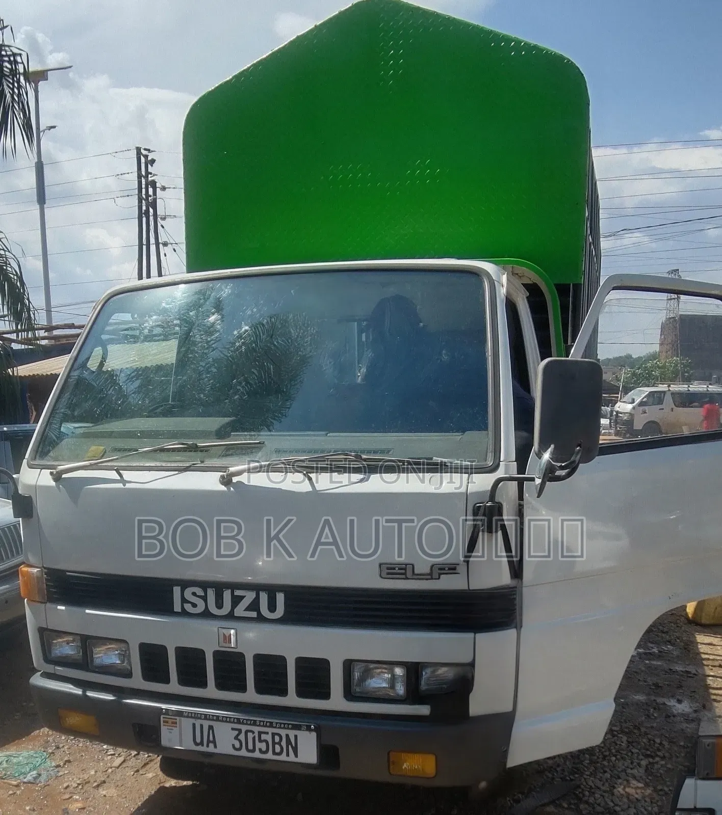 Isuzu Elf Truck 1998 White