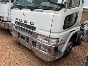 Mitsubishi Fuso Super Great 1996 White