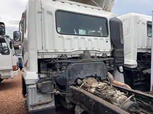 Mitsubishi Fuso Super Great 1996 White