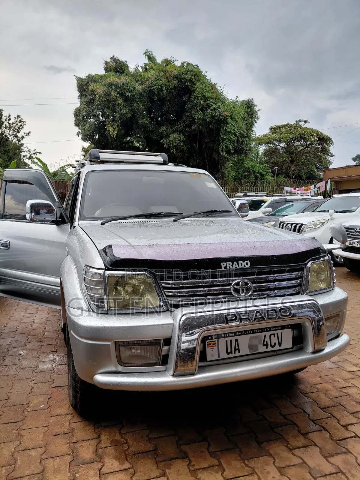 Toyota Land Cruiser Prado 2001 White