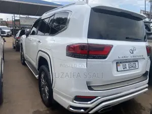 Toyota Land Cruiser Prado 2020 White