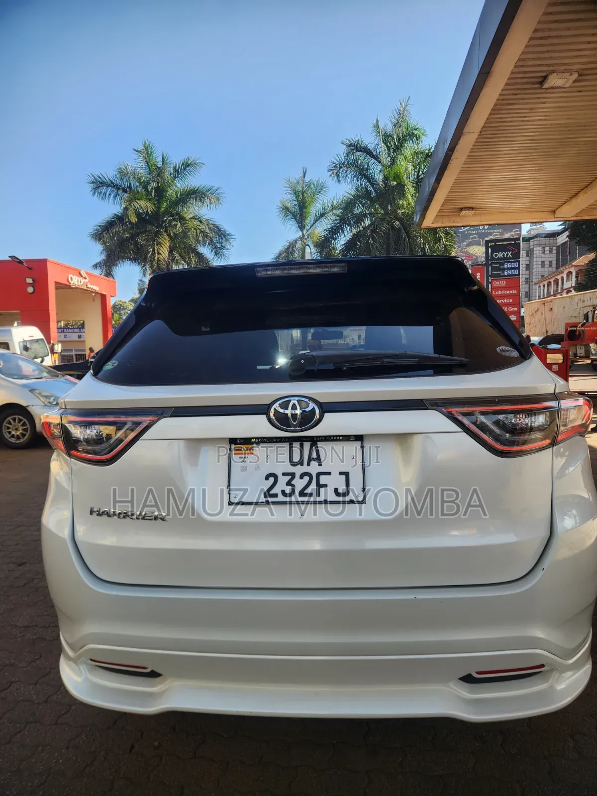 Toyota Harrier 2.0 2016 White