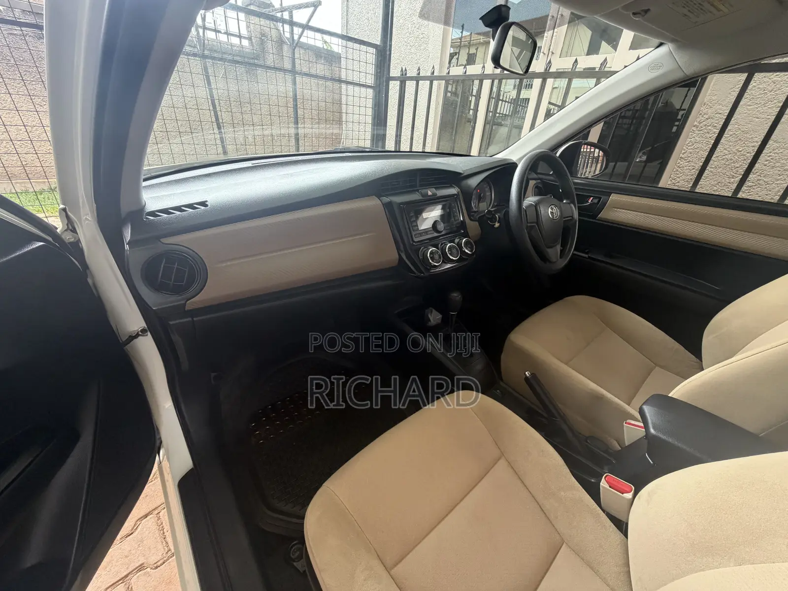 Toyota Axio 1.5 G 4WD 2014 White