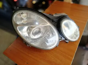 Head Lights for Mercedes Benz E Class Model 2002-2009