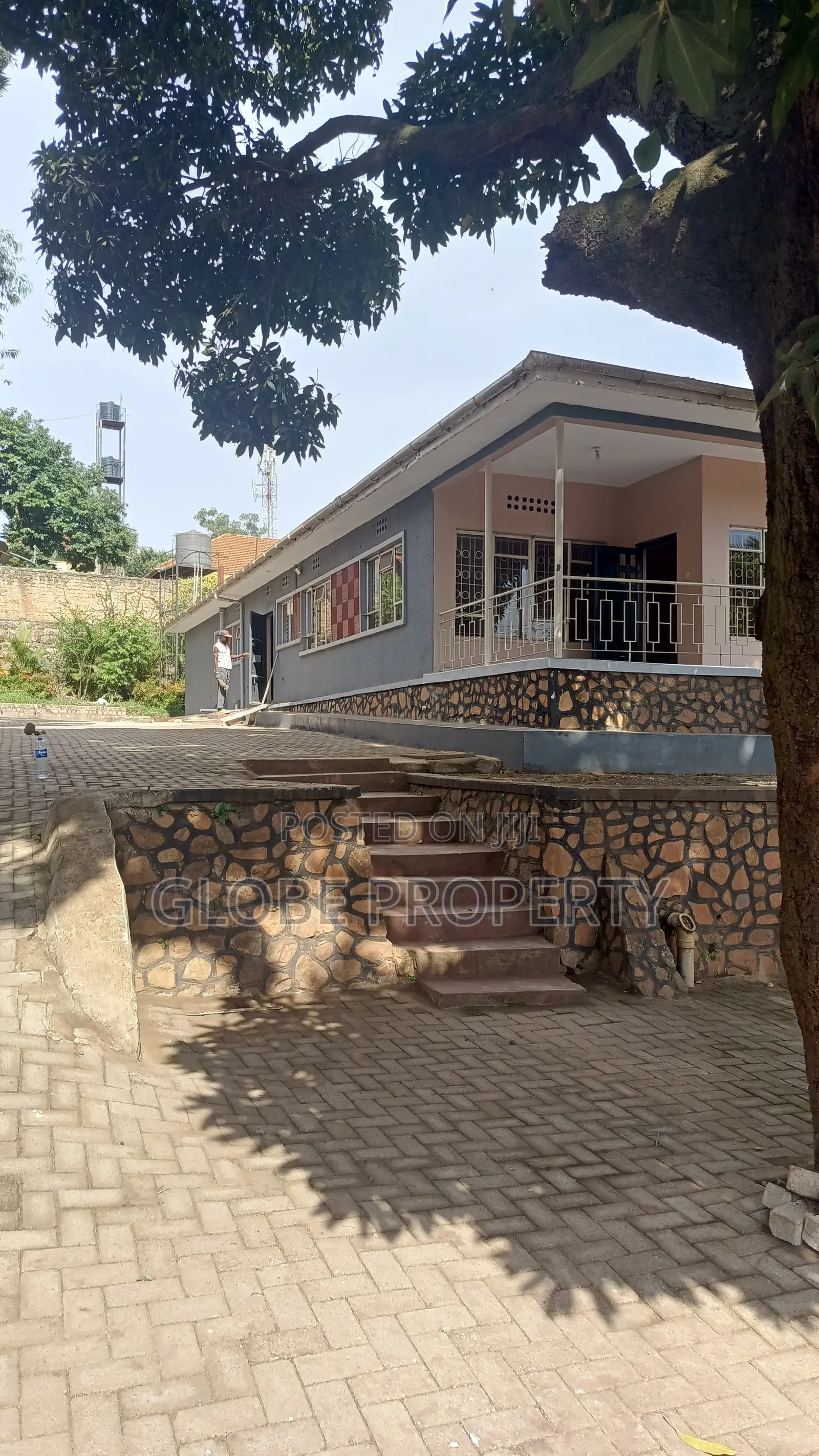 4bdrm Bungalow in Naguru House, Nakawa for rent