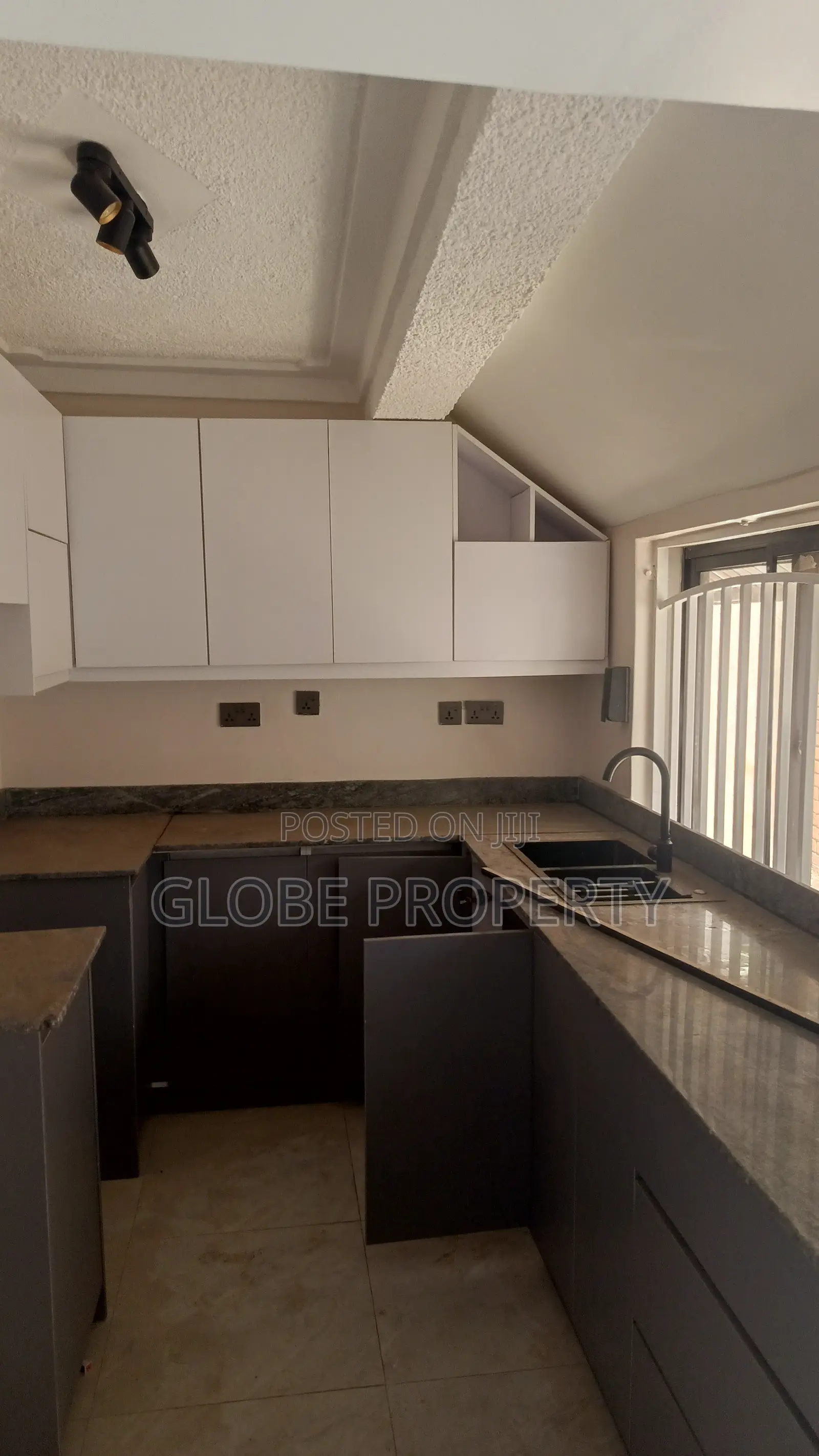 2bdrm Bungalow in Balikudembe, Nakawa for rent