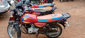 Bajaj Boxer 125 2024 Red
