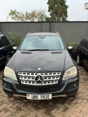 Mercedes-Benz 300D 2010 Black