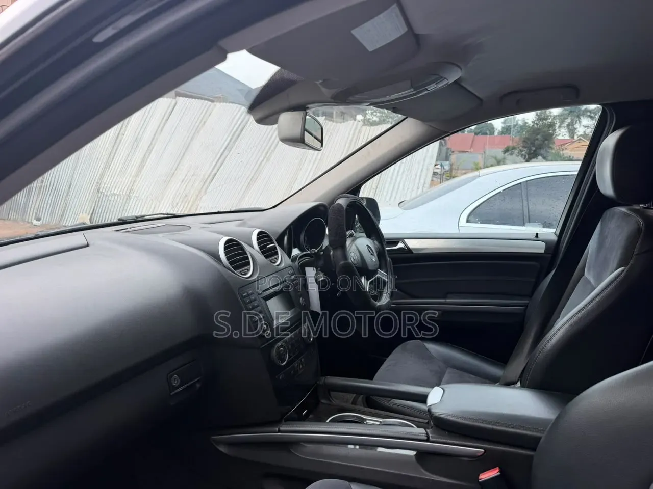 Mercedes-Benz 300D 2010 Black
