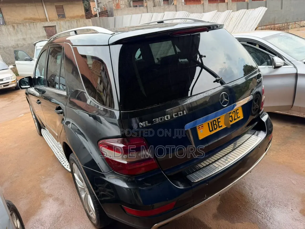 Mercedes-Benz 300D 2010 Black