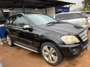 Mercedes-Benz 300D 2010 Black