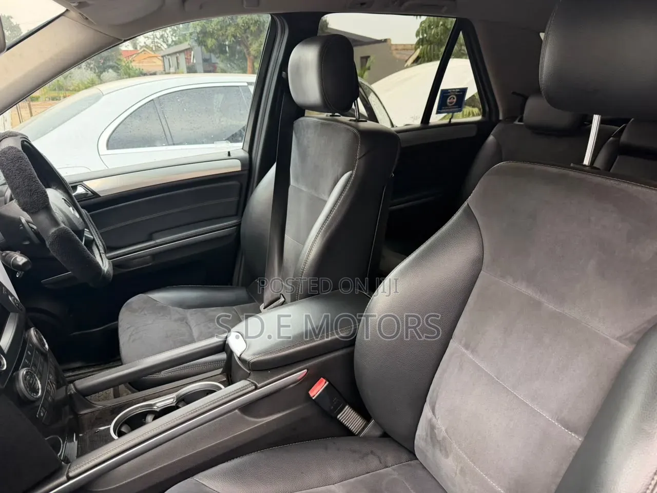 Mercedes-Benz 300D 2010 Black
