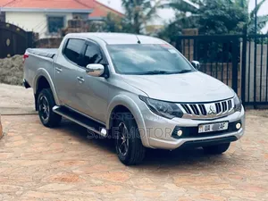 Mitsubishi L200 Double Cab 2.4 181hp 4WD 2016 Silver