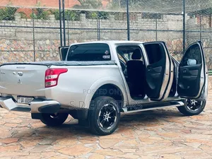 Mitsubishi L200 Double Cab 2.4 181hp 4WD 2016 Silver