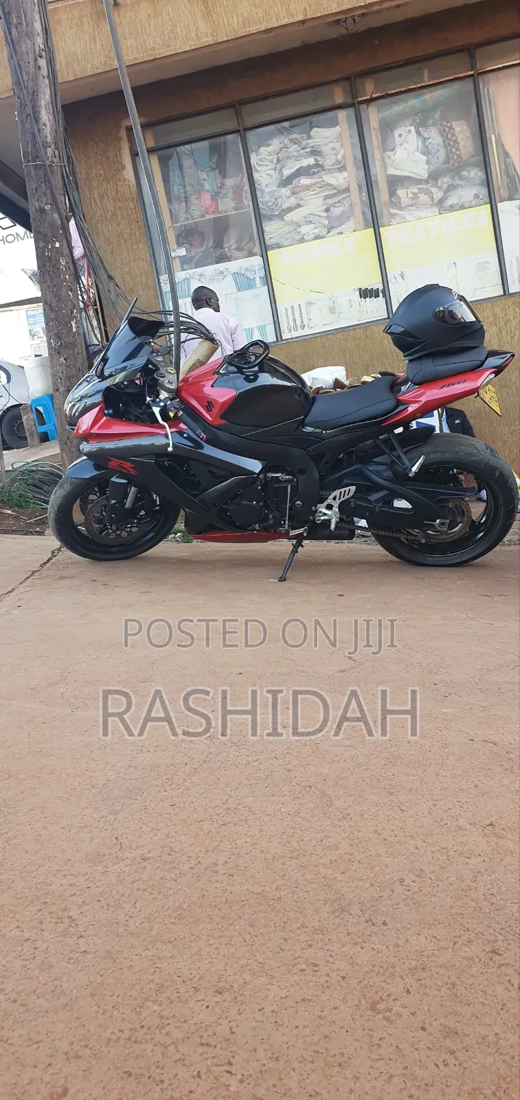 Suzuki 750 2009 Red