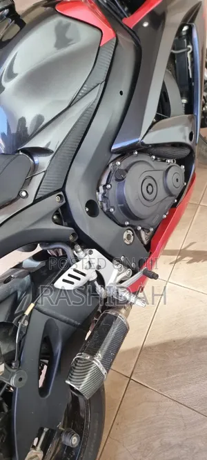 Suzuki 750 2009 Red