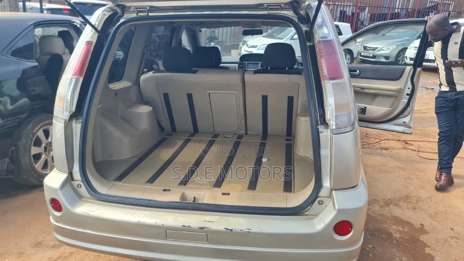 Nissan X-Trail 2.0 Petrol XE 2010 Gold