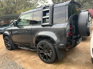 Land Rover Defender V8 2024 Ivory