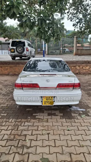 Toyota Mark II 2000 White